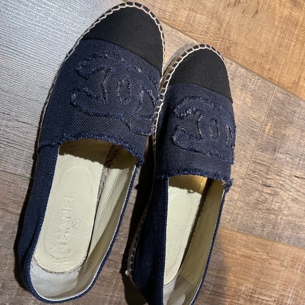 Chanel espadrille (blue with black tip, canvas, denim look)